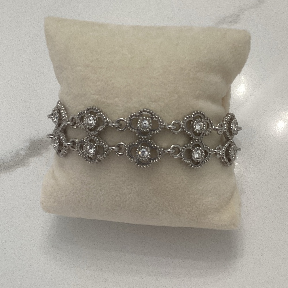 Elegant Silver Bracelet with Intricate Design